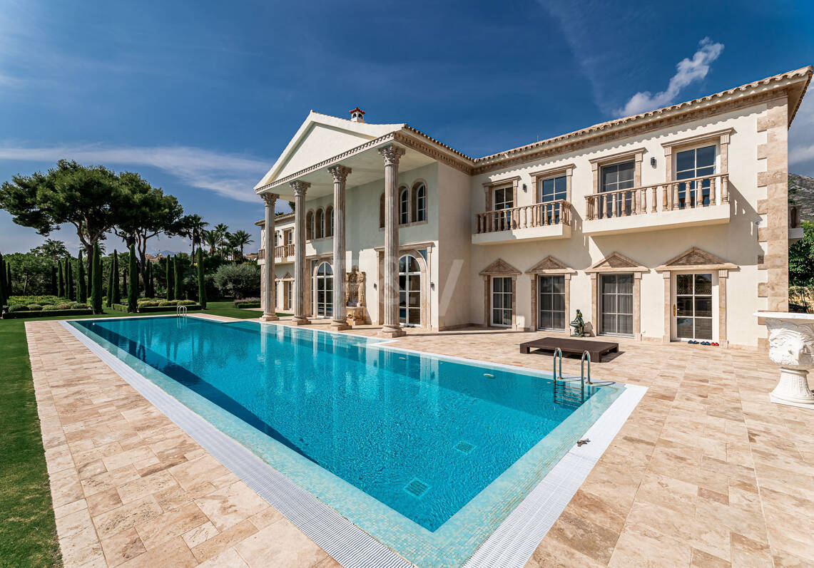 Wyjątkowy Palatial Estate z Grand Interior w Sierra Blanca, Marbella