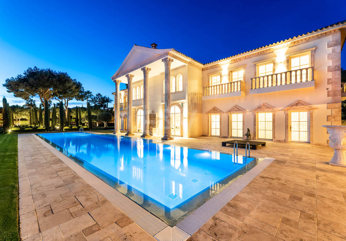 Wyjątkowy Palatial Estate z Grand Interior w Sierra Blanca, Marbella