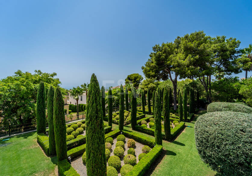 Wyjątkowy Palatial Estate z Grand Interior w Sierra Blanca, Marbella