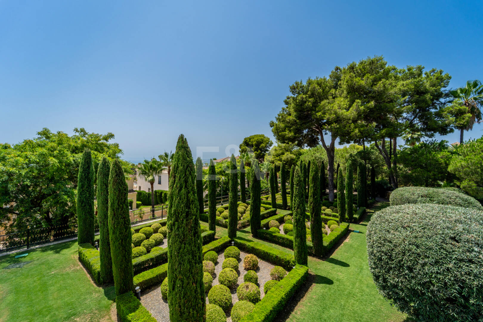 Wyjątkowy Palatial Estate z Grand Interior w Sierra Blanca, Marbella
