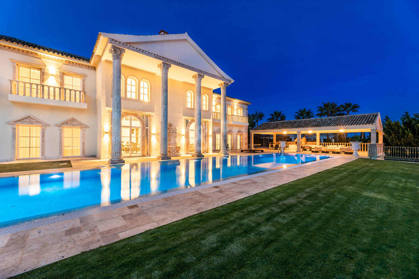 Wyjątkowy Palatial Estate z Grand Interior w Sierra Blanca, Marbella