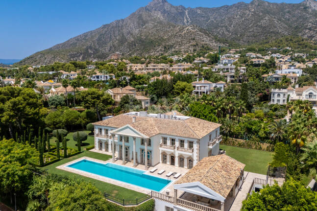 Wyjątkowy Palatial Estate z Grand Interior w Sierra Blanca, Marbella