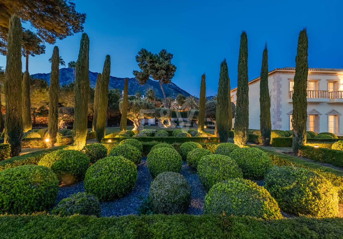 Wyjątkowy Palatial Estate z Grand Interior w Sierra Blanca, Marbella