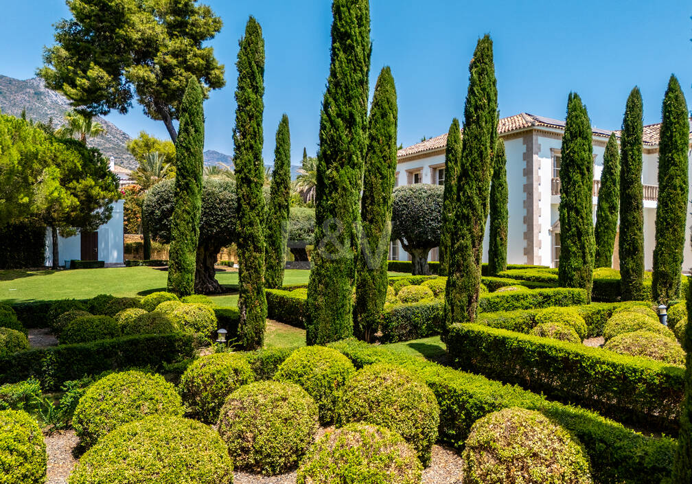 Wyjątkowy Palatial Estate z Grand Interior w Sierra Blanca, Marbella