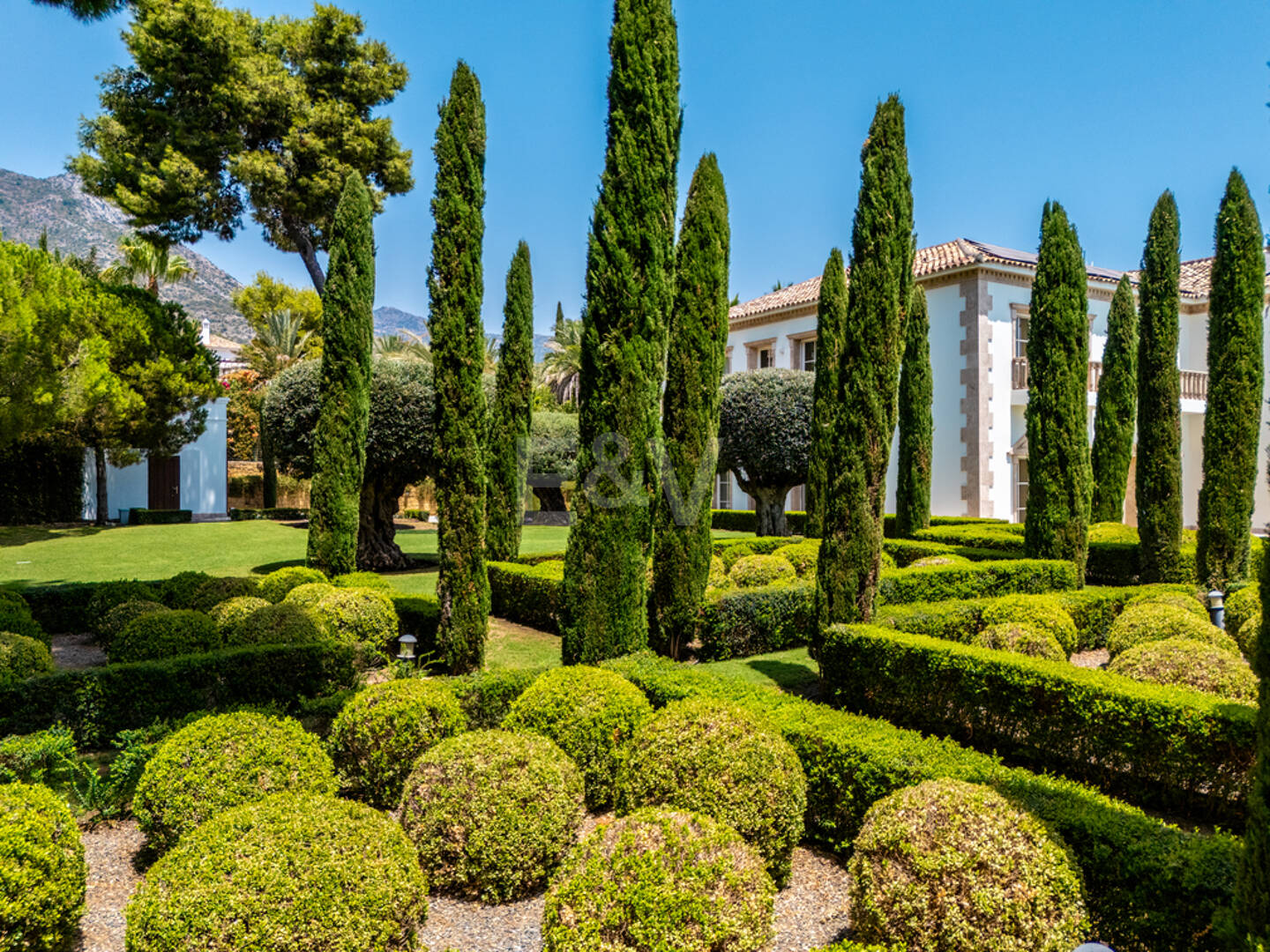 Wyjątkowy Palatial Estate z Grand Interior w Sierra Blanca, Marbella