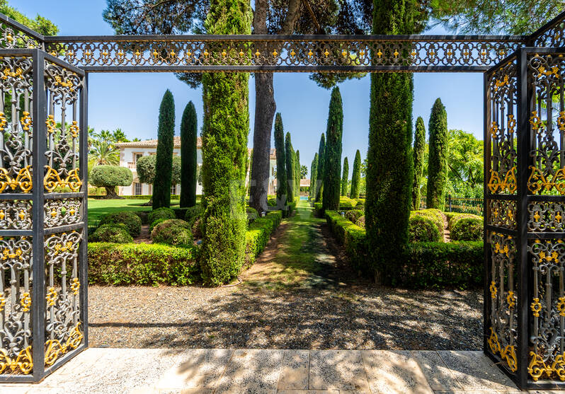 Wyjątkowy Palatial Estate z Grand Interior w Sierra Blanca, Marbella