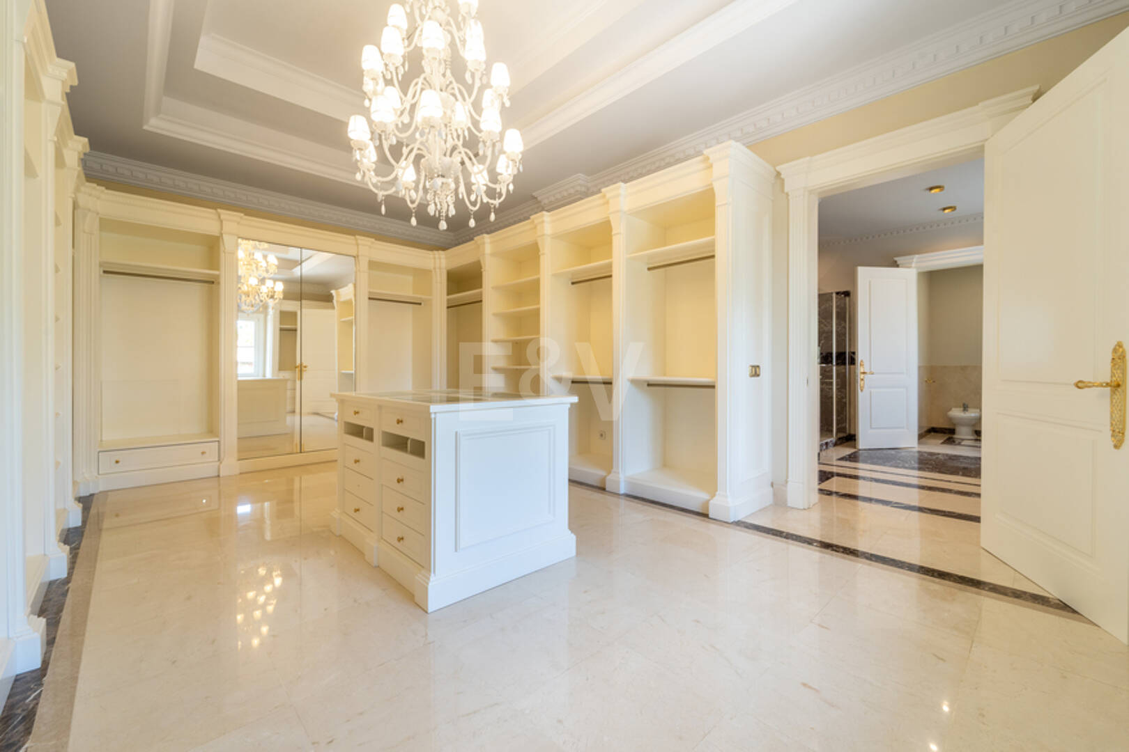 Wyjątkowy Palatial Estate z Grand Interior w Sierra Blanca, Marbella