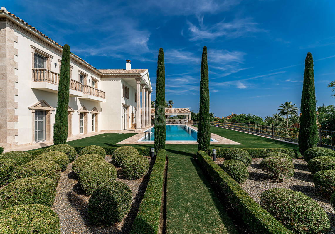 Wyjątkowy Palatial Estate z Grand Interior w Sierra Blanca, Marbella