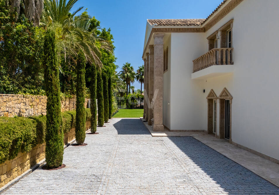 Wyjątkowy Palatial Estate z Grand Interior w Sierra Blanca, Marbella