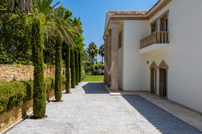 Wyjątkowy Palatial Estate z Grand Interior w Sierra Blanca, Marbella