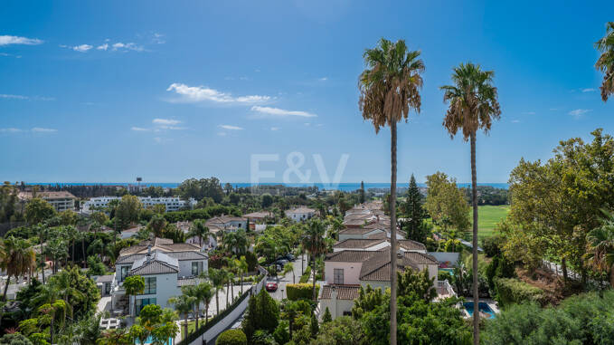 Appartement avec vue sur la mer panoramique à Guadalmina Alta