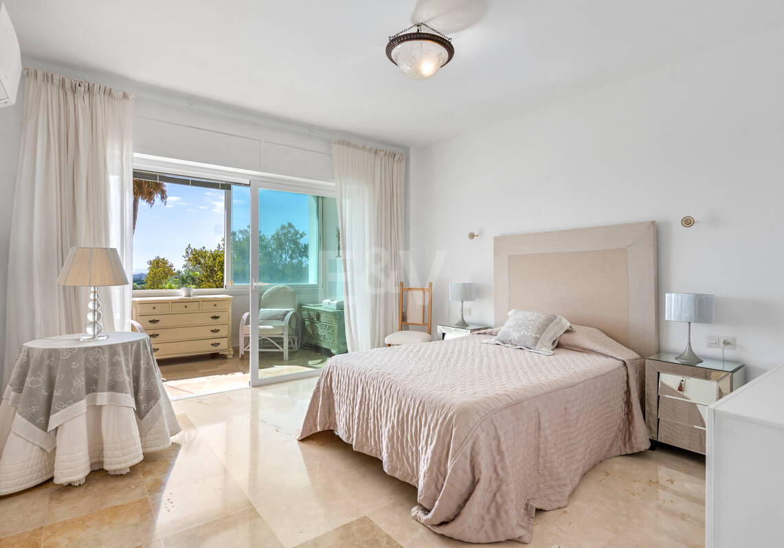 Appartement avec vue sur la mer panoramique à Guadalmina Alta