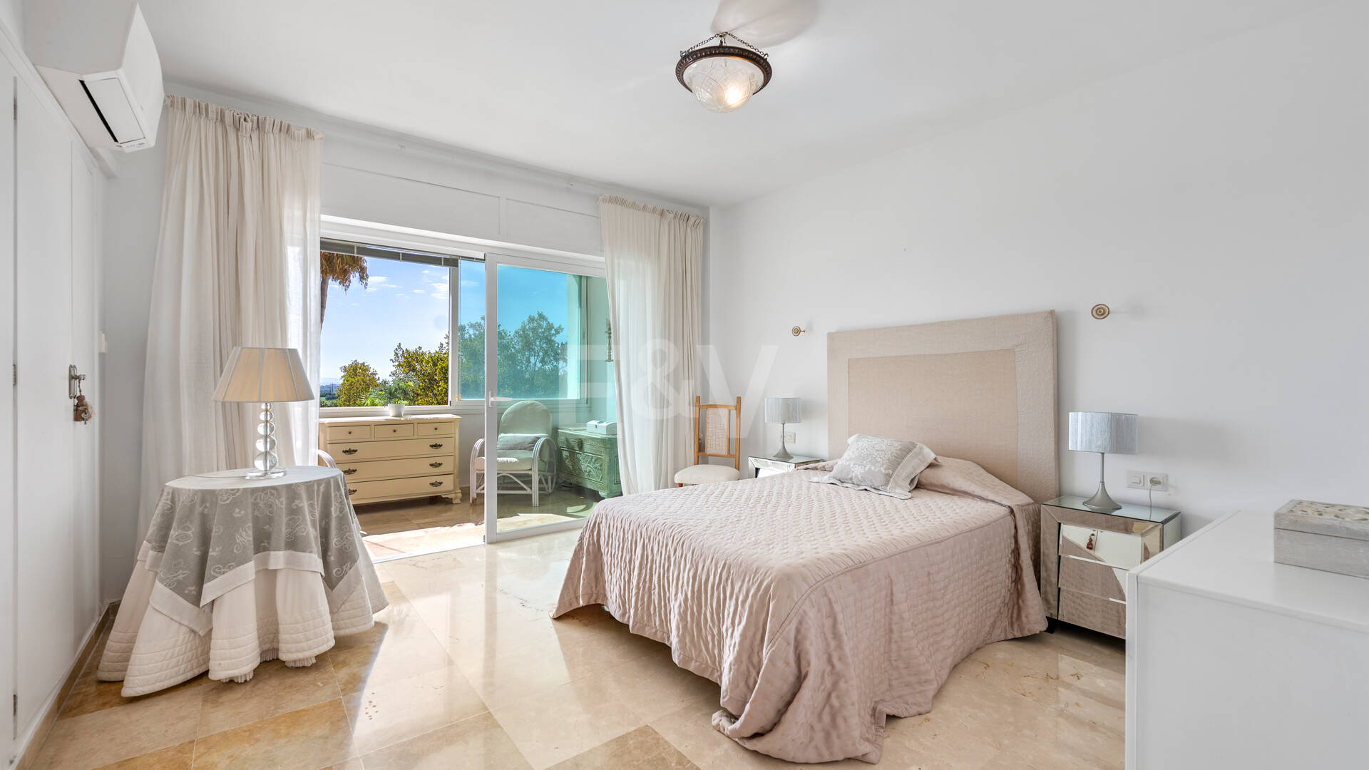 Appartement avec vue sur la mer panoramique à Guadalmina Alta