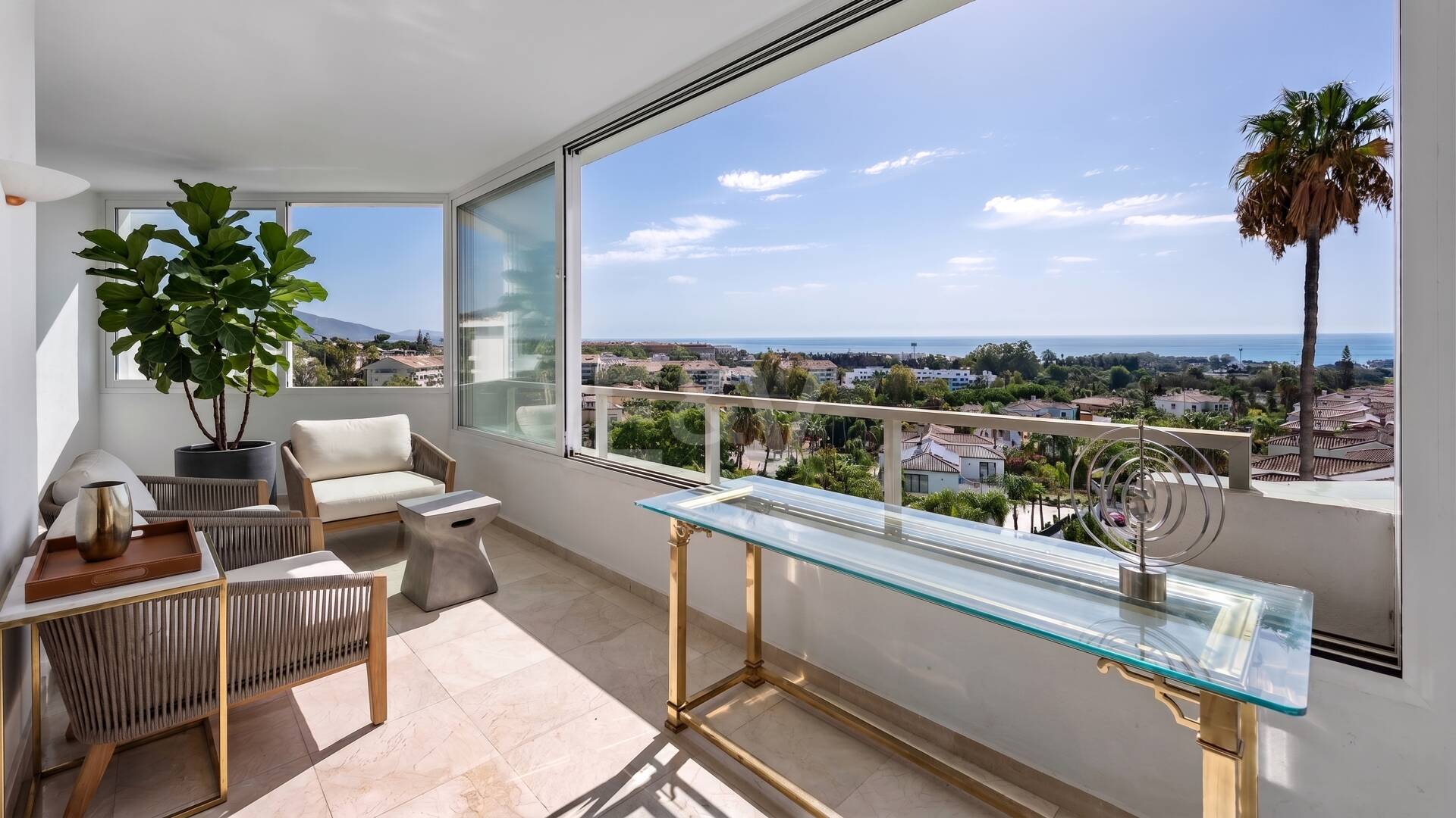 Appartement avec vue sur la mer panoramique à Guadalmina Alta