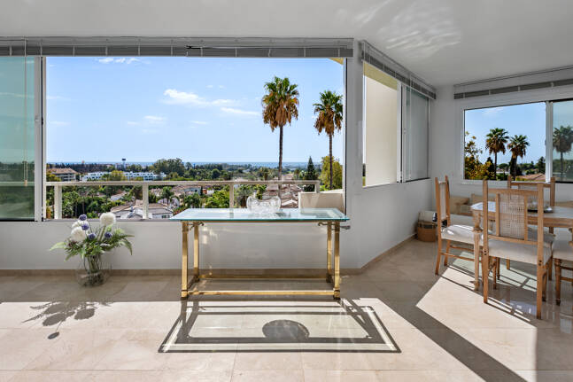 Appartement avec vue sur la mer panoramique à Guadalmina Alta