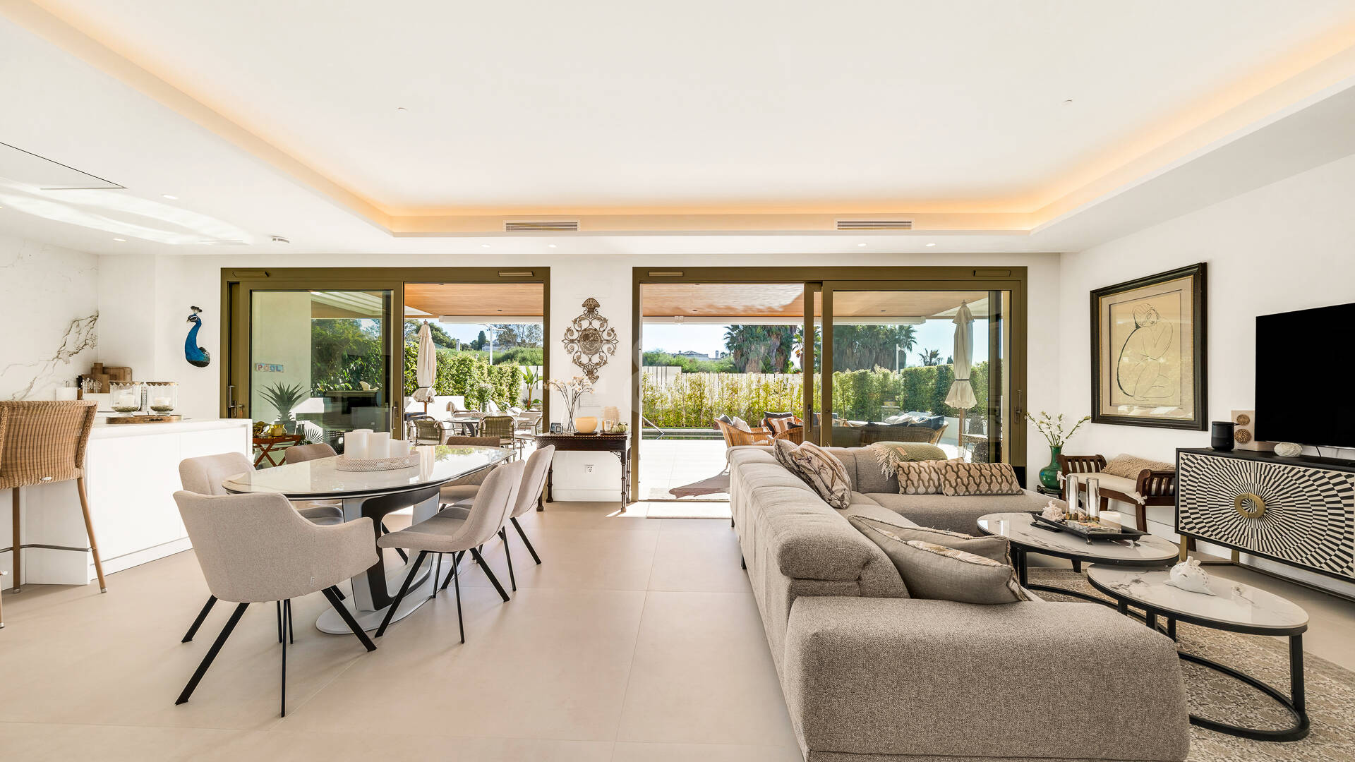 Maisonette-Gartenwohnung mit 4 Schlafzimmern & privatem Pool in Benalus