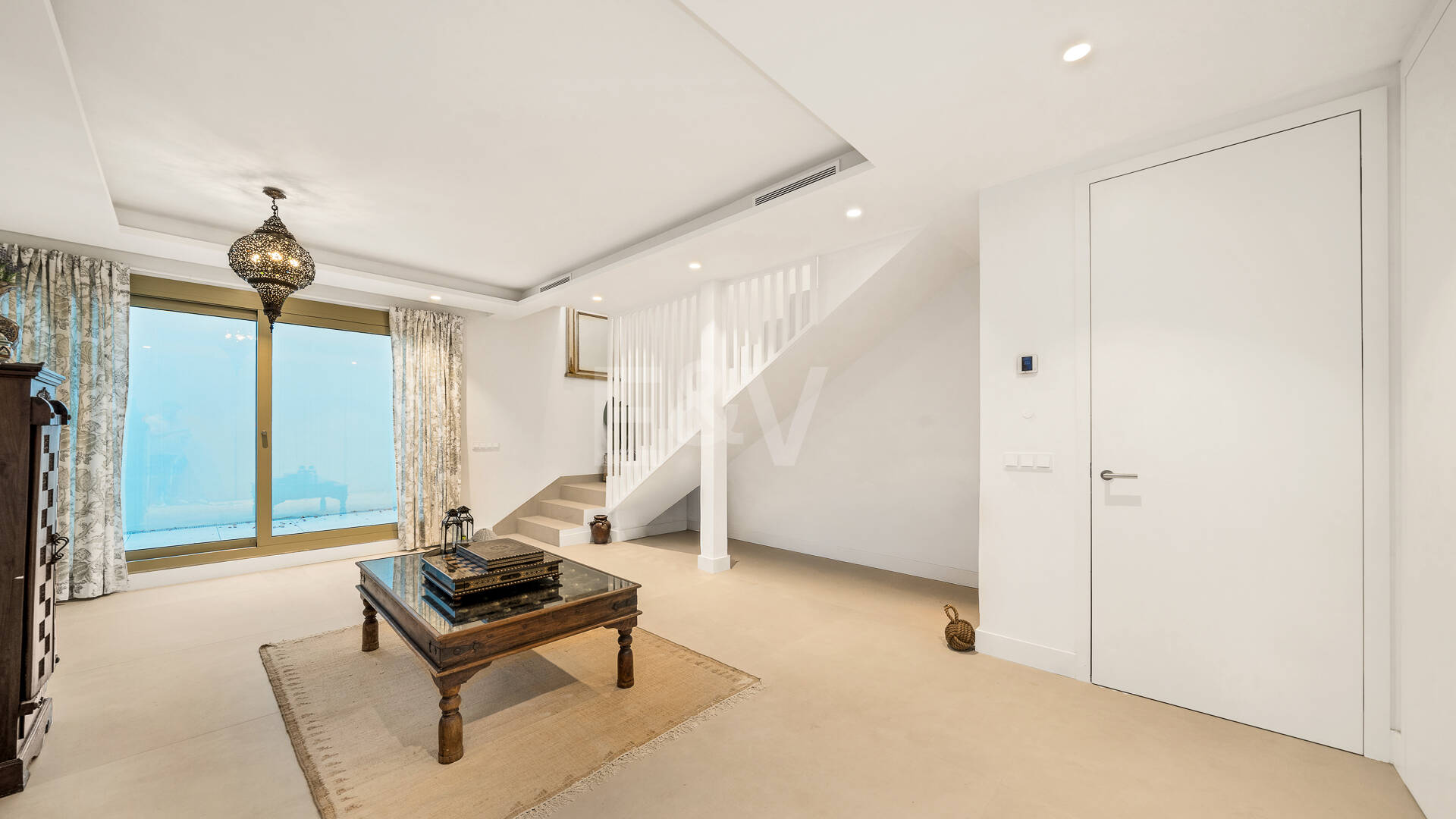 Maisonette-Gartenwohnung mit 4 Schlafzimmern & privatem Pool in Benalus