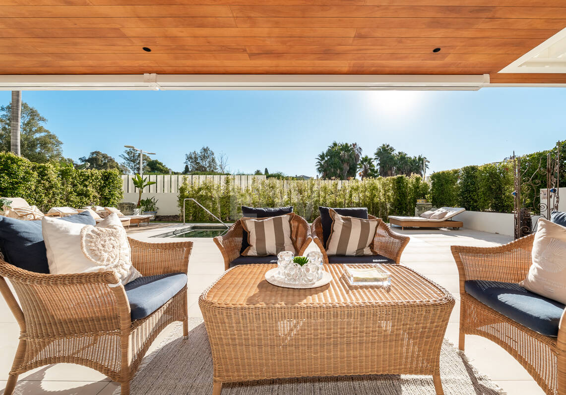 Maisonette-Gartenwohnung mit 4 Schlafzimmern & privatem Pool in Benalus
