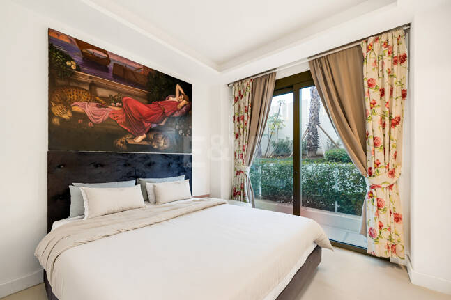 Maisonette-Gartenwohnung mit 4 Schlafzimmern & privatem Pool in Benalus