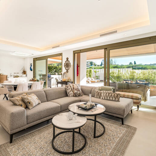 Maisonette-Gartenwohnung mit 4 Schlafzimmern & privatem Pool in Benalus