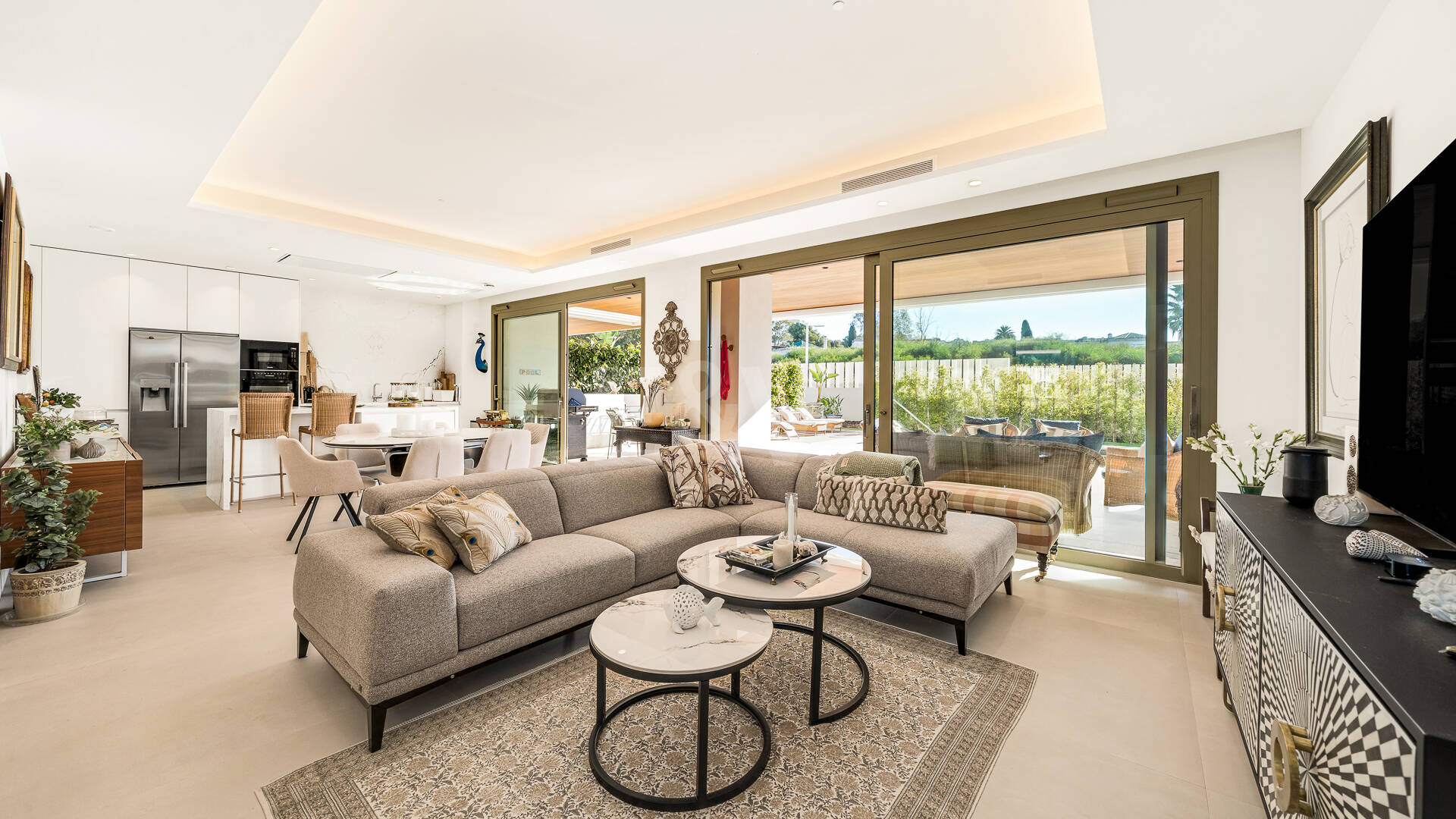 Maisonette-Gartenwohnung mit 4 Schlafzimmern & privatem Pool in Benalus