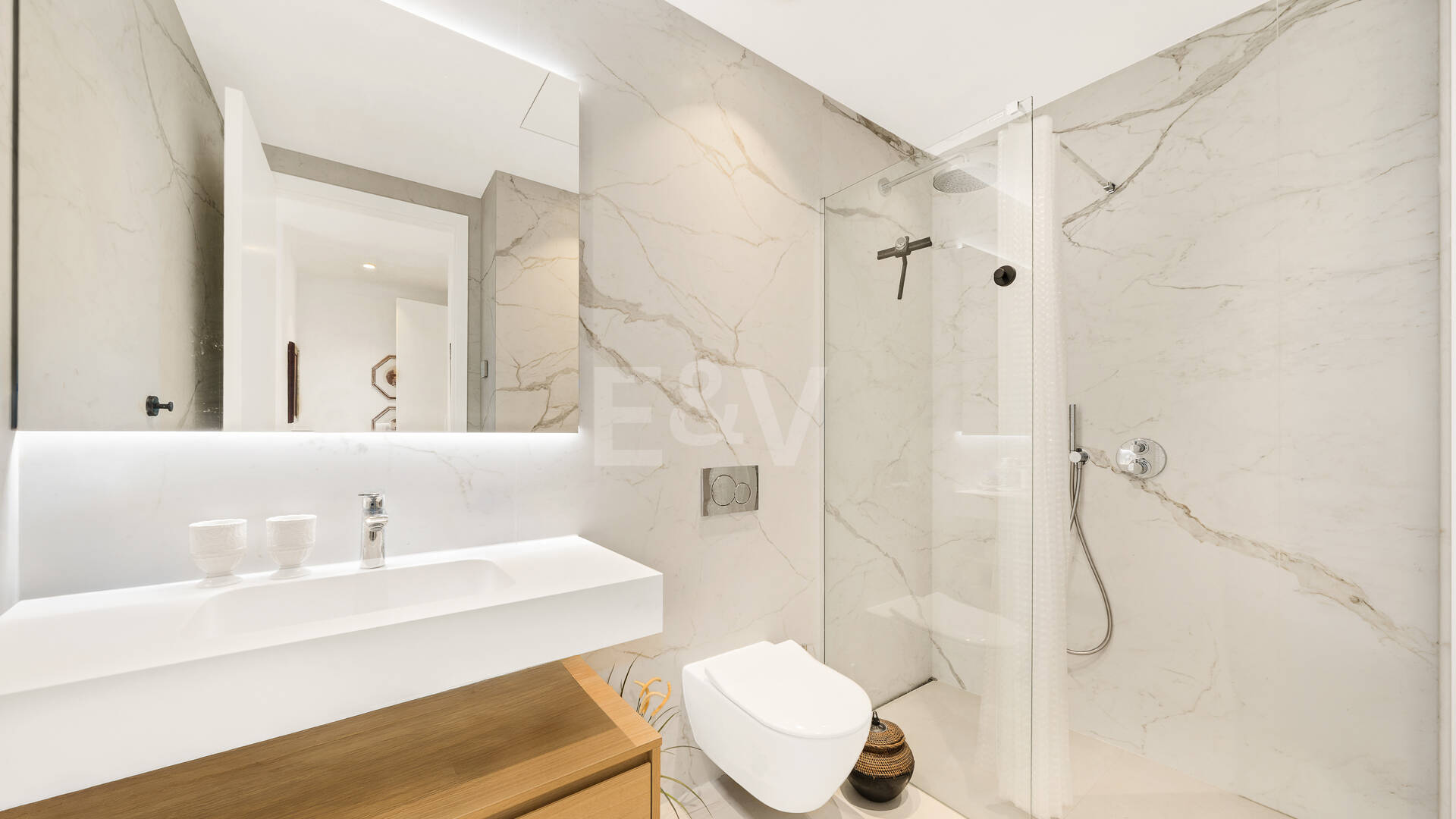 Maisonette-Gartenwohnung mit 4 Schlafzimmern & privatem Pool in Benalus