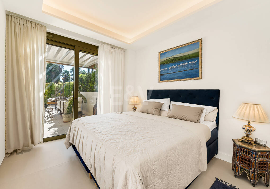 Maisonette-Gartenwohnung mit 4 Schlafzimmern & privatem Pool in Benalus