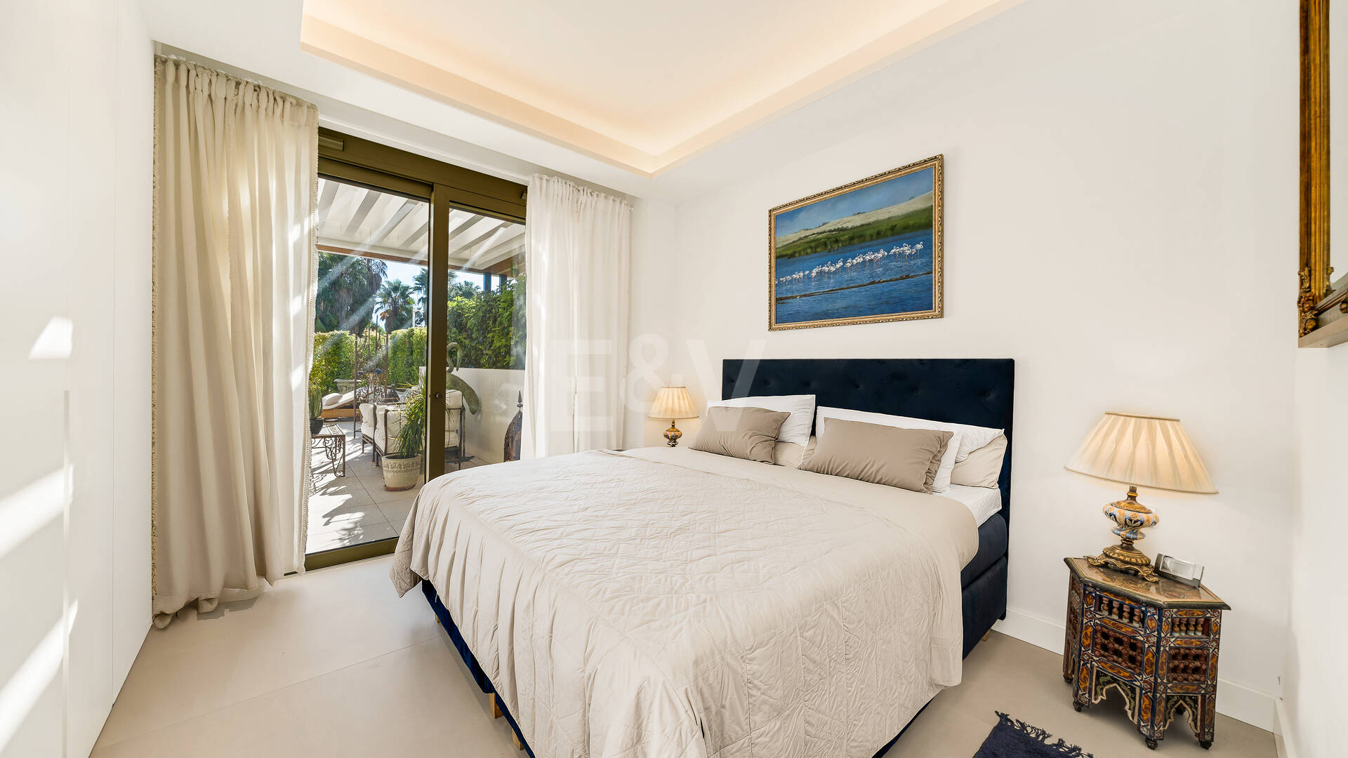 Maisonette-Gartenwohnung mit 4 Schlafzimmern & privatem Pool in Benalus