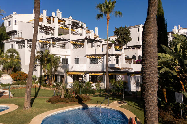 Markplanslägenhet till salu i Nueva Andalucia, Marbella