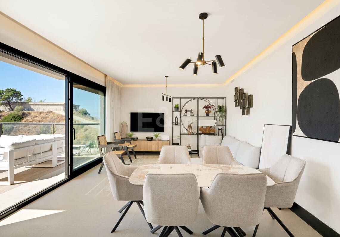 Penthouse de luxe de style contemporain avec vue panoramique sur la mer à Nueva Andalucía
