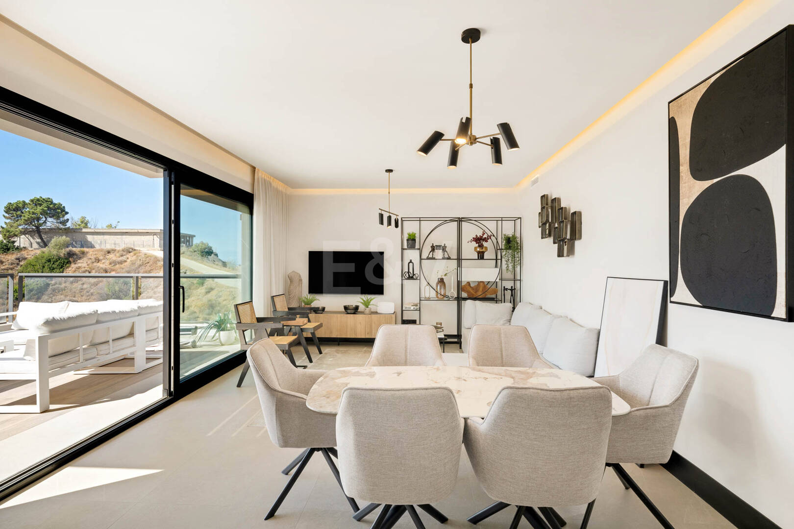 Penthouse de luxe de style contemporain avec vue panoramique sur la mer à Nueva Andalucía