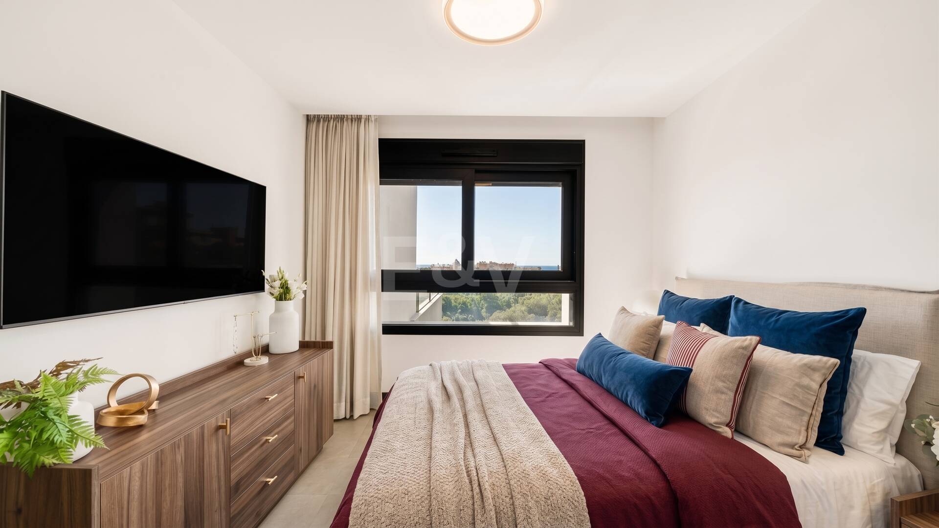 Penthouse de luxe de style contemporain avec vue panoramique sur la mer à Nueva Andalucía