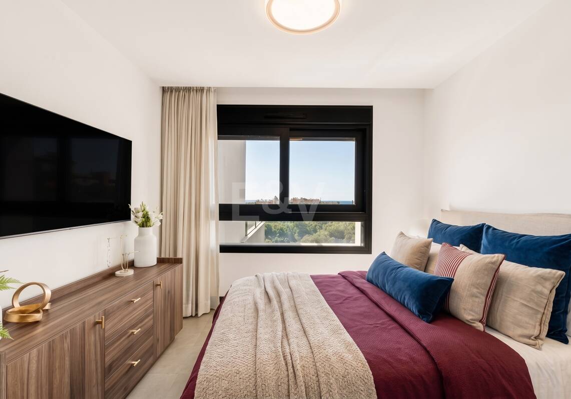 Penthouse de luxe de style contemporain avec vue panoramique sur la mer à Nueva Andalucía