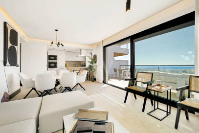 Penthouse de luxe de style contemporain avec vue panoramique sur la mer à Nueva Andalucía