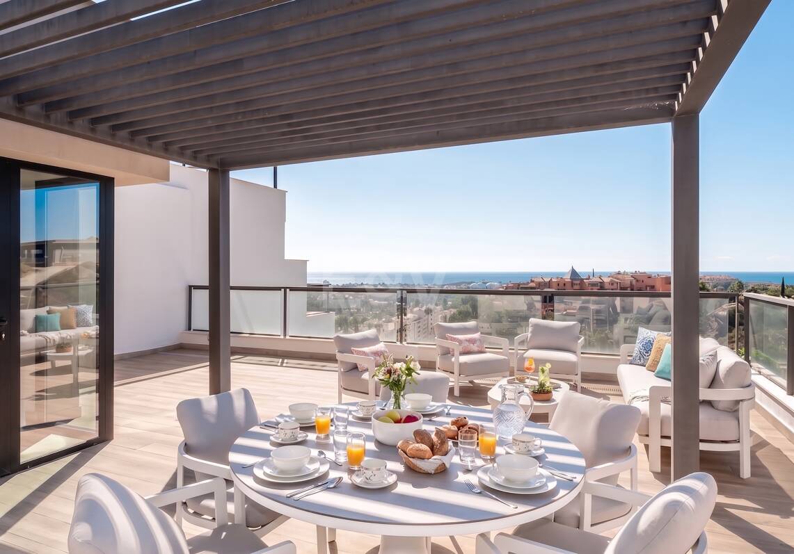 Penthouse de luxe de style contemporain avec vue panoramique sur la mer à Nueva Andalucía