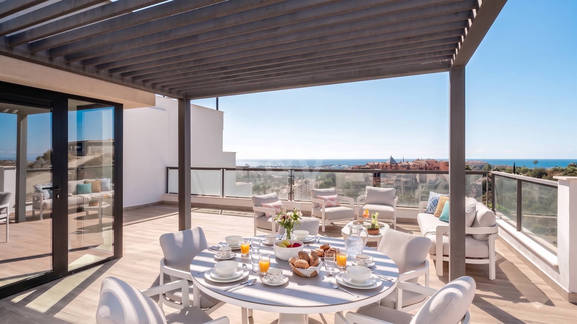 Penthouse de luxe de style contemporain avec vue panoramique sur la mer à Nueva Andalucía