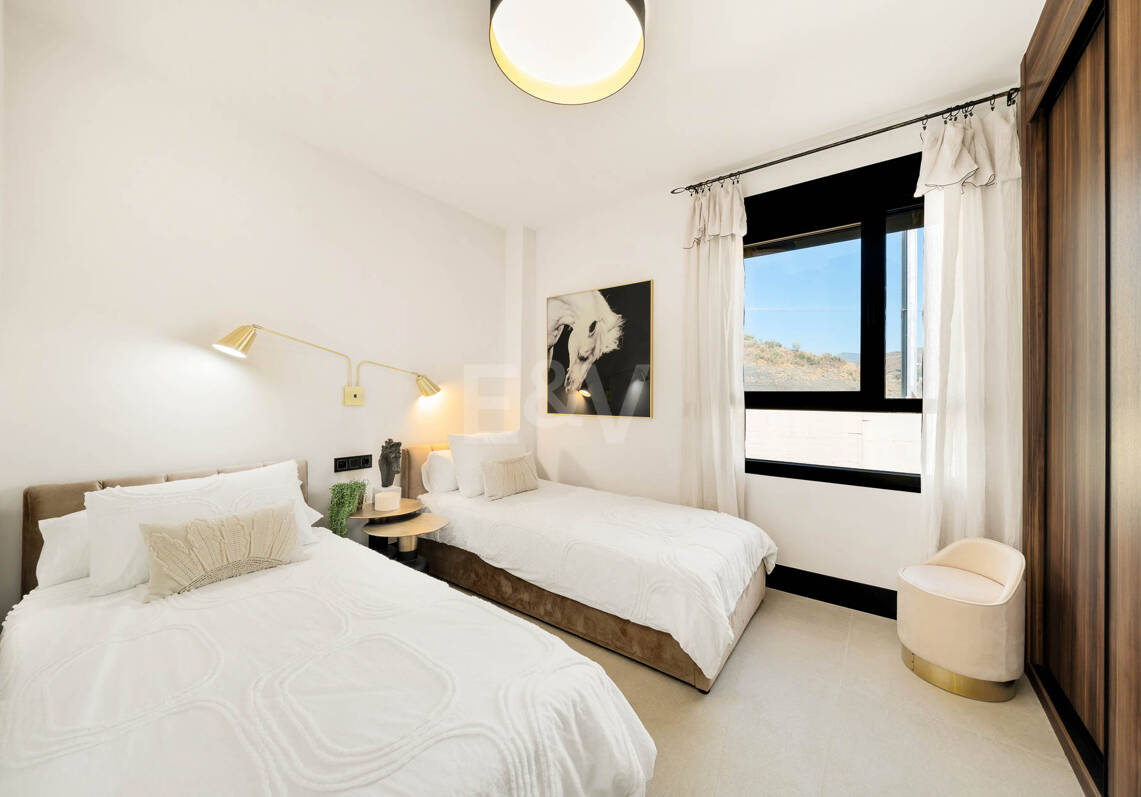 Penthouse de luxe de style contemporain avec vue panoramique sur la mer à Nueva Andalucía