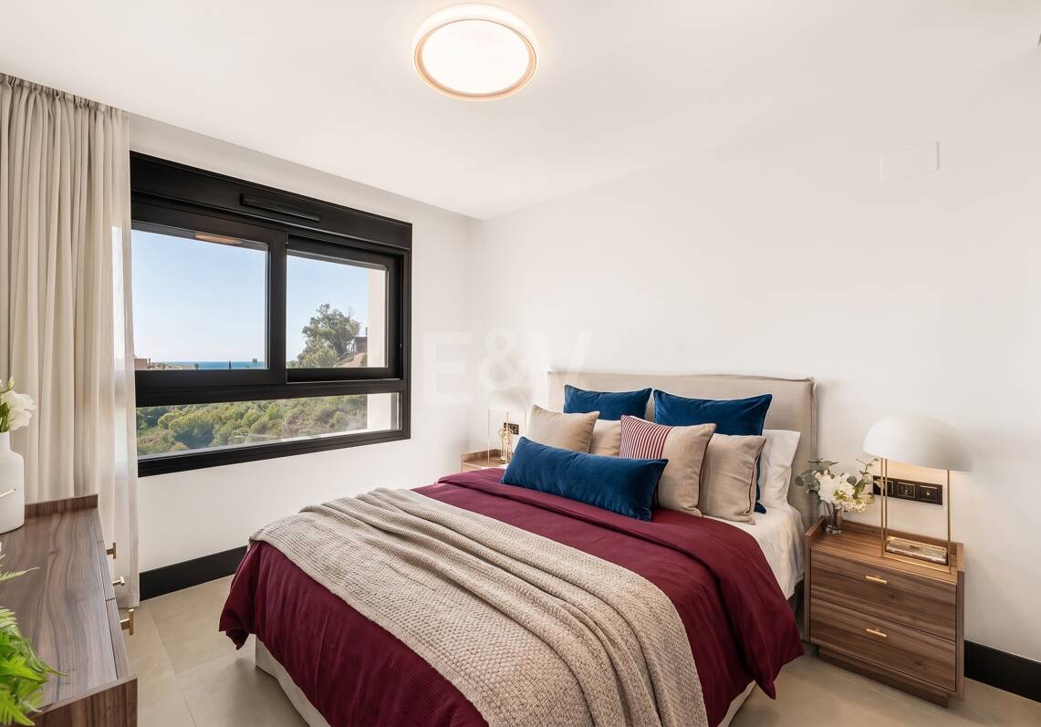 Penthouse de luxe de style contemporain avec vue panoramique sur la mer à Nueva Andalucía