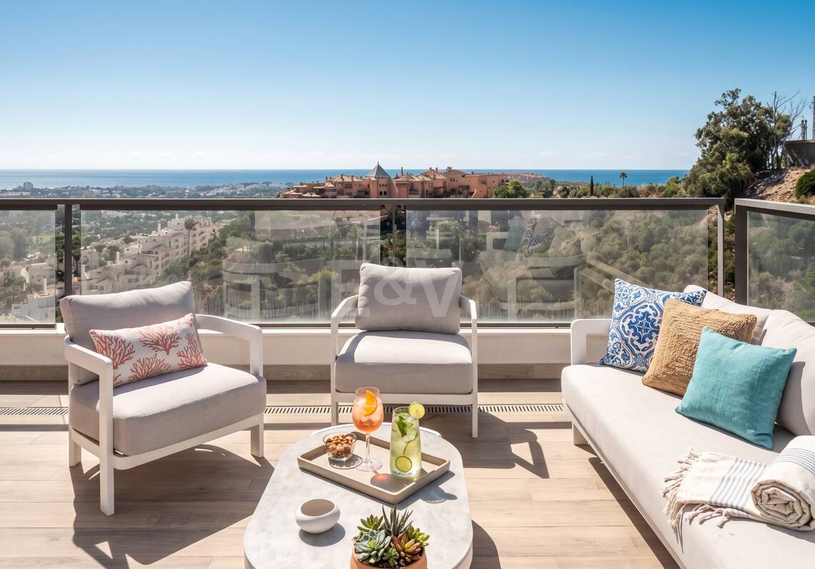 Penthouse de luxe de style contemporain avec vue panoramique sur la mer à Nueva Andalucía