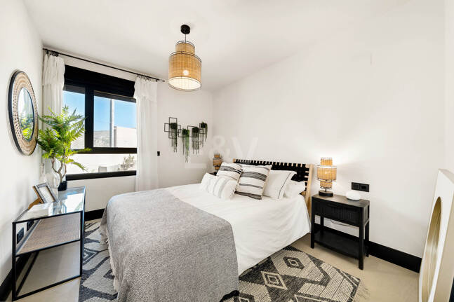 Penthouse de luxe de style contemporain avec vue panoramique sur la mer à Nueva Andalucía