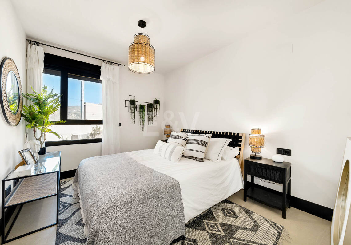 Penthouse de luxe de style contemporain avec vue panoramique sur la mer à Nueva Andalucía