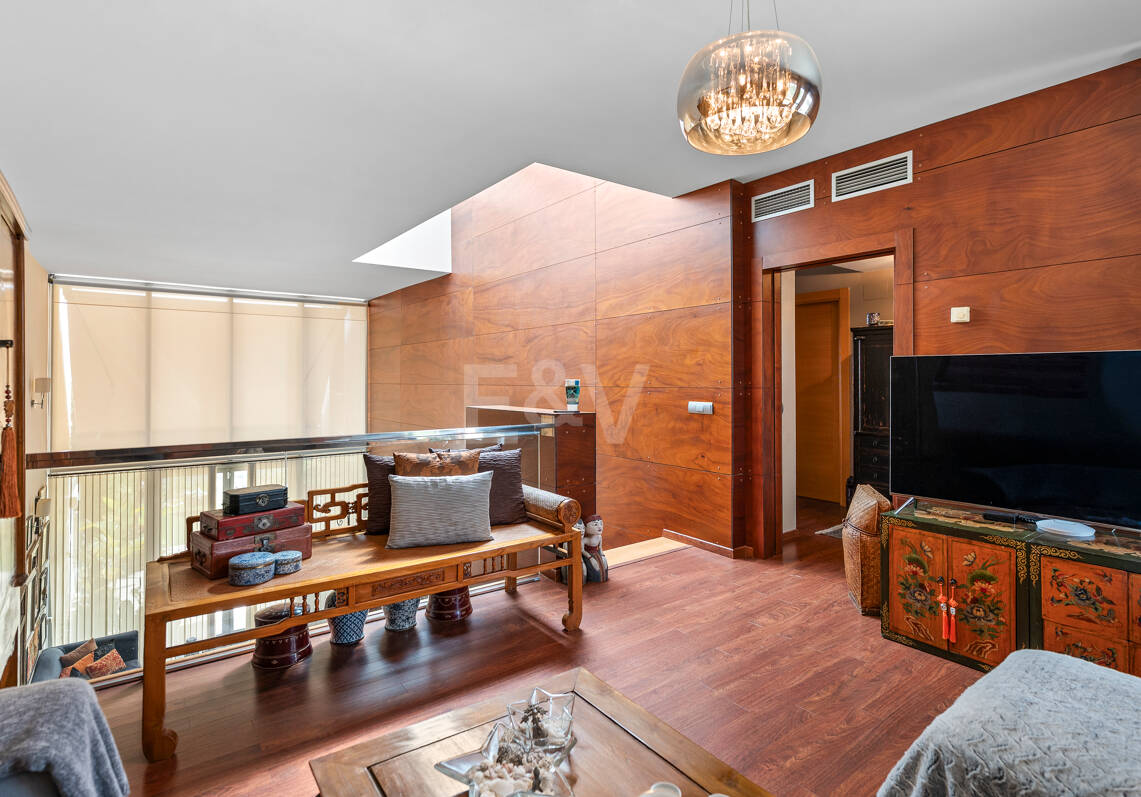 Casa adosada contemporánea con vistas panorámicas al mar y la montaña en El Paraíso Alto