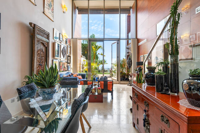 Casa adosada contemporánea con vistas panorámicas al mar y la montaña en El Paraíso Alto