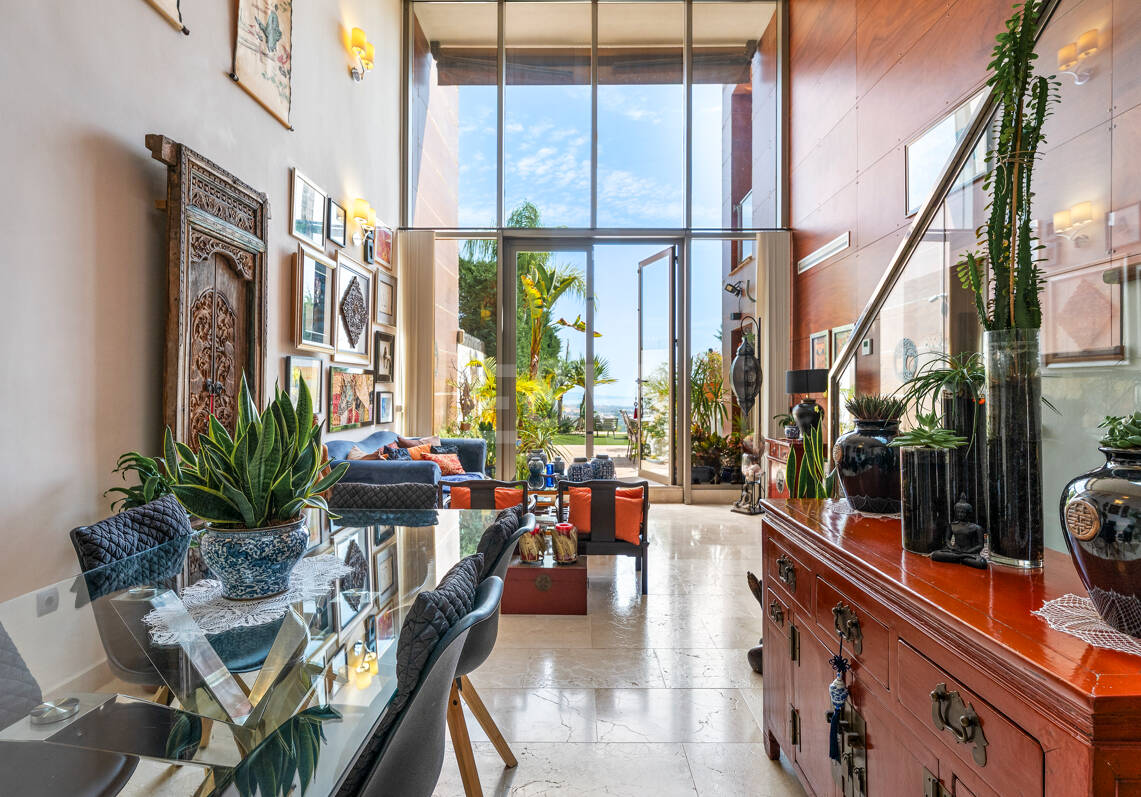 Casa adosada contemporánea con vistas panorámicas al mar y la montaña en El Paraíso Alto
