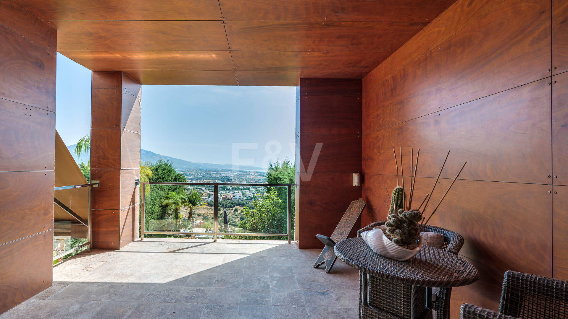 Casa adosada contemporánea con vistas panorámicas al mar y la montaña en El Paraíso Alto