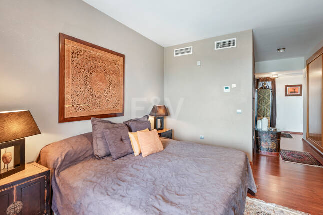 Casa adosada contemporánea con vistas panorámicas al mar y la montaña en El Paraíso Alto