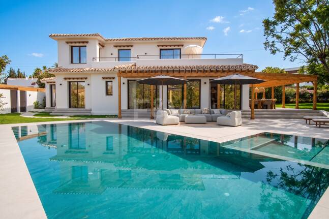 Beautiful Modern Villa with Chic Interior Design in Guadalmina