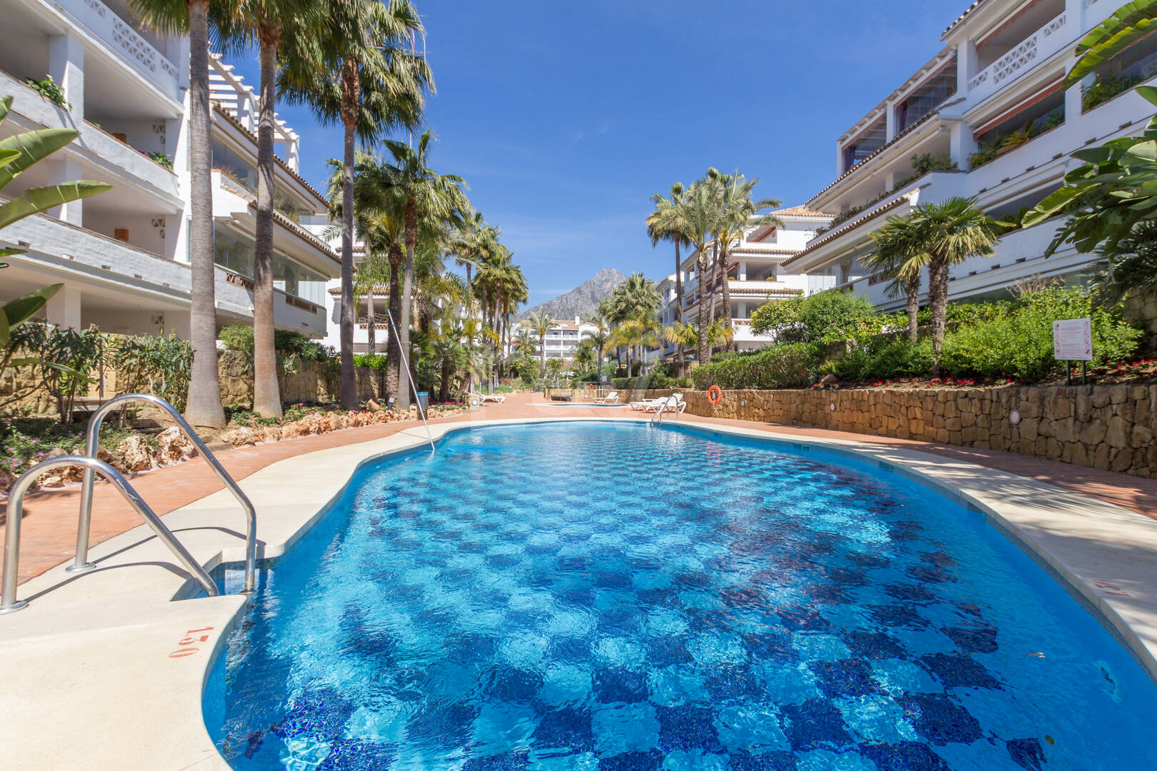 3 bedrooms Frontline Beach Apartment in Las Cañas Beach, Marbella Golden Mile
