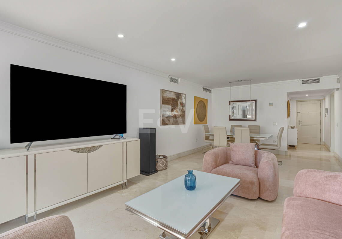 3 bedrooms Frontline Beach Apartment in Las Cañas Beach, Marbella Golden Mile
