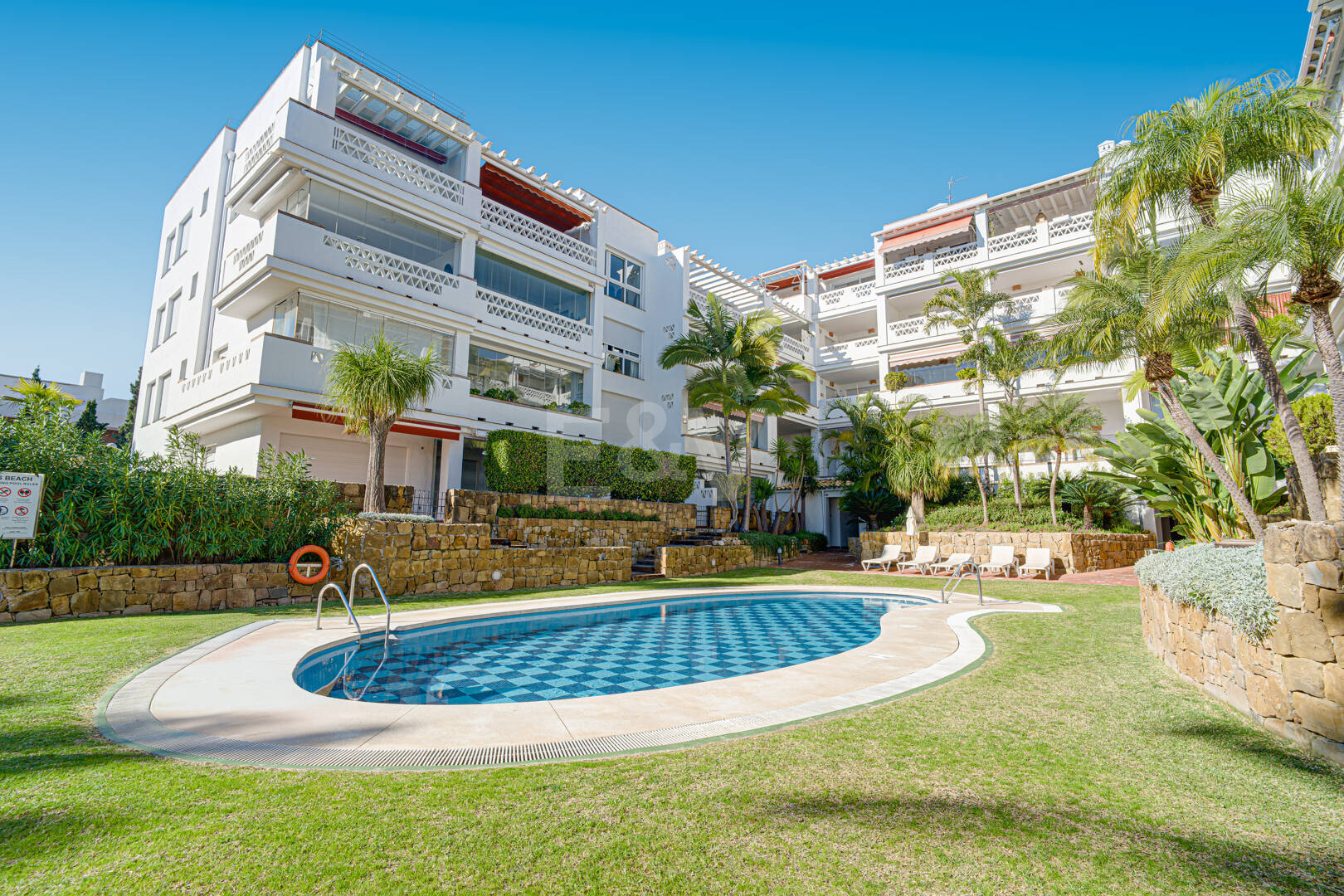 3 bedrooms Frontline Beach Apartment in Las Cañas Beach, Marbella Golden Mile